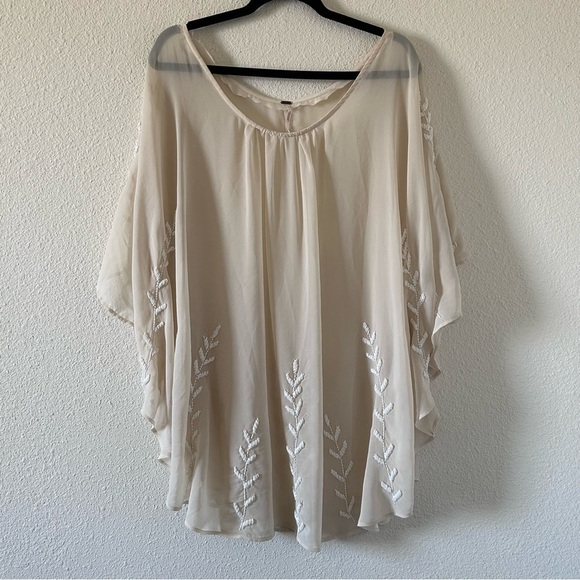 Free People Women’s Poncho Medium Cream Sheer White Beaded Detail Boho Summer - Picture 1 of 14